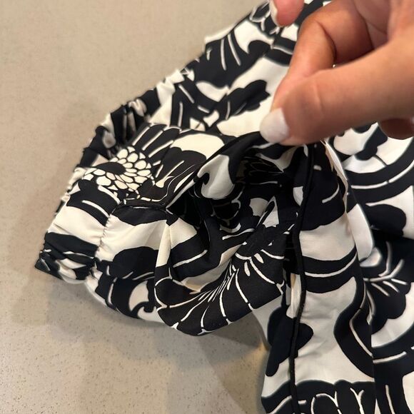 Natori Women’s Black & White designed Pants size medium - Picture 2 of 8